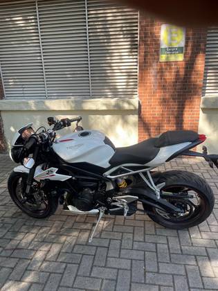 TRIUMPH STREET TRIPLE 765 RS TRIUMPH STREET TRIPLE 765 RS